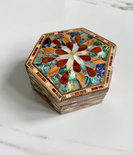 Load image into Gallery viewer, Pearl Handmade Mosaic Box