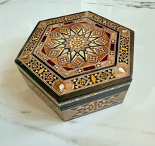 Load image into Gallery viewer, Octagon Handmade Mosaic Box. Diameter: 6.7” approx