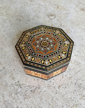 Load image into Gallery viewer, Octagon Handmade Mosaic Box. Diameter: 5.8” approx