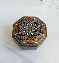 Load image into Gallery viewer, Octagon Handmade Mosaic Box. Diameter: 5.2” approx