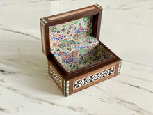 Load image into Gallery viewer, Mother of Pearl Handmade Mosaic Box. Size: 6 x 3.8 inches