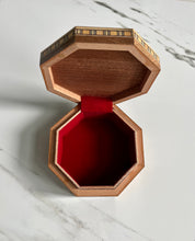 Load image into Gallery viewer, Octagon Handmade Mosaic Box. Diameter: 5.2” approx