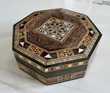 Load image into Gallery viewer, Octagon Handmade Mosaic Box. Diameter: 5.5” approx