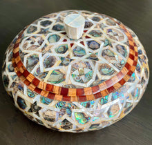Load image into Gallery viewer, Mother of Pearl Handmade Table Decoration Bowl. Diameter: 9.25 inches