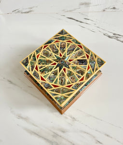 Large Sized Pearl Handmade Mosaic Box. Size: 6.7 x 6.7 inches