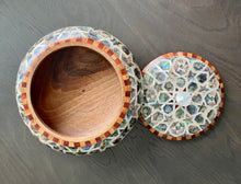 Load image into Gallery viewer, Mother of Pearl Handmade Table Decoration Bowl. Diameter: 9.25 inches