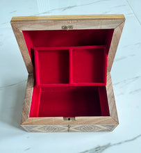 Load image into Gallery viewer, Jewelry Mosaic Wooden Handmade Box