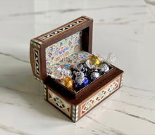 Load image into Gallery viewer, Mother of Pearl Handmade Mosaic Box. Size: 6 x 3.6 inches