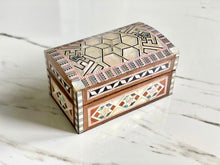 Load image into Gallery viewer, Mother of Pearl Handmade Mosaic Box. Size: 6 x 3.6 inches