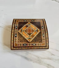 Load image into Gallery viewer, Jewelry Mosaic Wooden Handmade Box inlaid with Mother of Pearl
