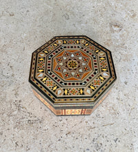 Load image into Gallery viewer, Octagon Handmade Mosaic Box. Diameter: 5.8” approx
