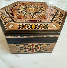 Load image into Gallery viewer, Octagon Handmade Mosaic Box. Diameter: 6.7” approx
