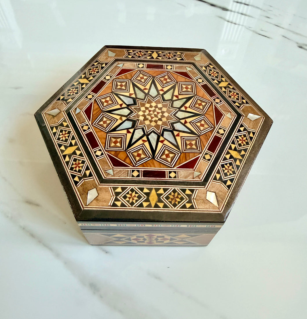Octagon Handmade Mosaic Box. Diameter: 6.7” approx