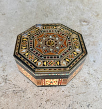 Load image into Gallery viewer, Octagon Handmade Mosaic Box. Diameter: 5.8” approx
