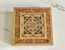 Load image into Gallery viewer, 9.7 x 9.7 inches Handmade Square Mosaic Box
