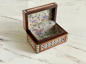 Mother of Pearl Handmade Mosaic Box. Size: 6 x 3.8 inches