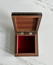 Load image into Gallery viewer, 4.6 x 4.6 inches Handmade Square Mosaic Box
