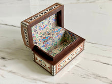 Load image into Gallery viewer, Mother of Pearl Handmade Mosaic Box. Size: 6 x 3.6 inches
